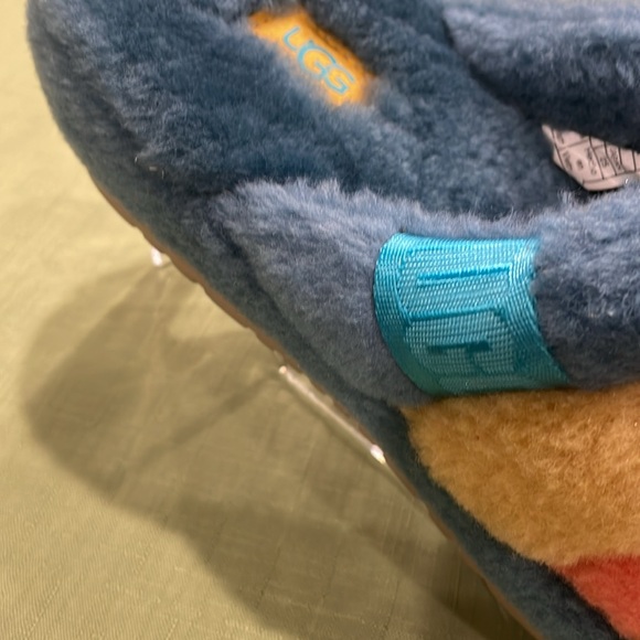 Ugg Fluff You Cali Stripe slip on loafers. So comfy! Great Preworn condition! - Picture 5 of 11